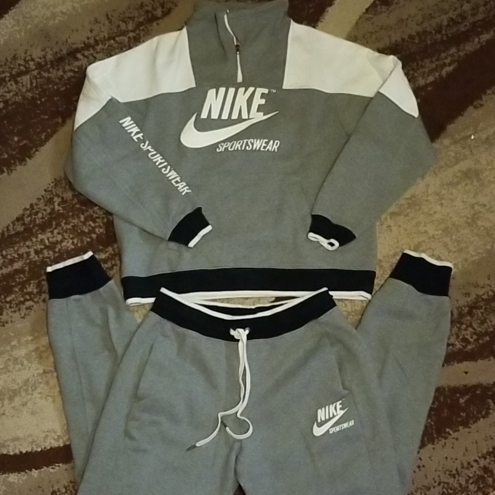 Nike sweatsuit
